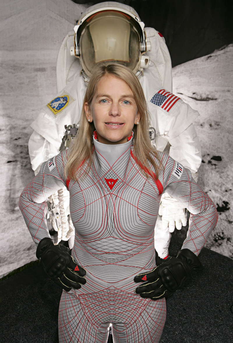 Illustration for article titled This Motorcycle Gear Company Is Making Space Suits For The First Human Mission To Mars